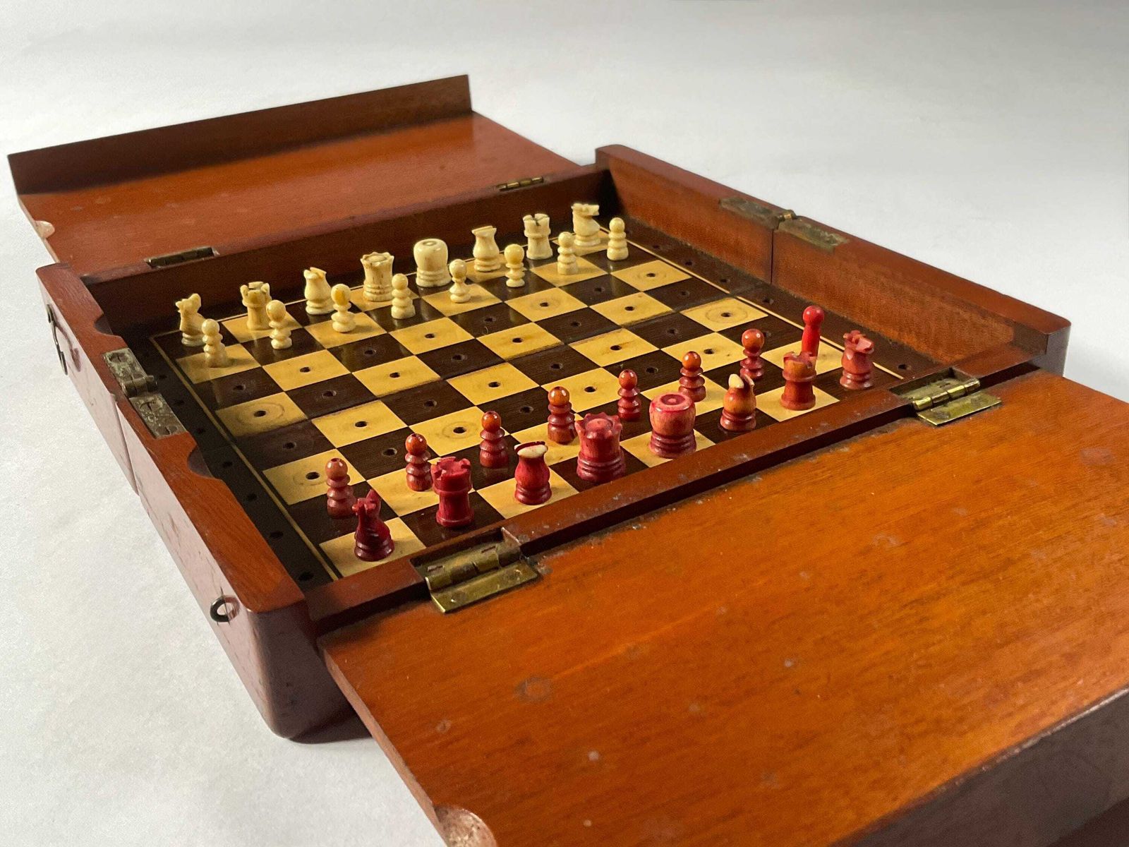 Antique Victorian Mahogany Travel Chess Set – Hand Turned Bone Pieces – C.1880