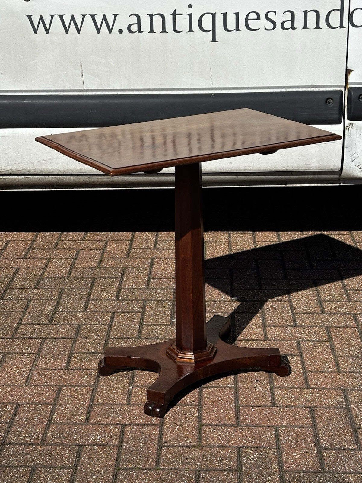 Antique William IV Mahogany Tilt Top Lamp Table/Side Table photo vinterior