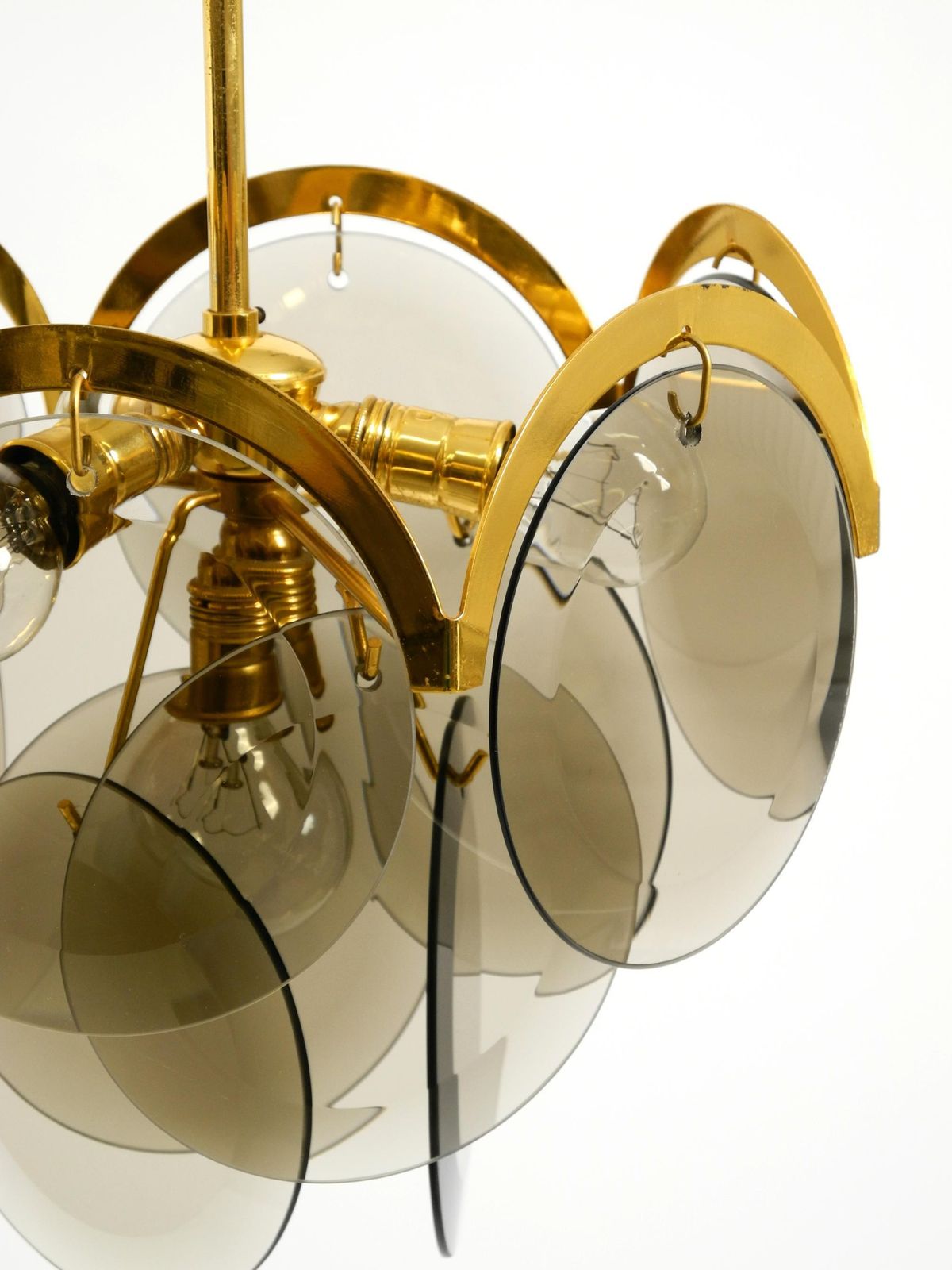photo vintage Beautiful 1960s Large Brass Ceiling Chandelier With Large Round Glass Plates