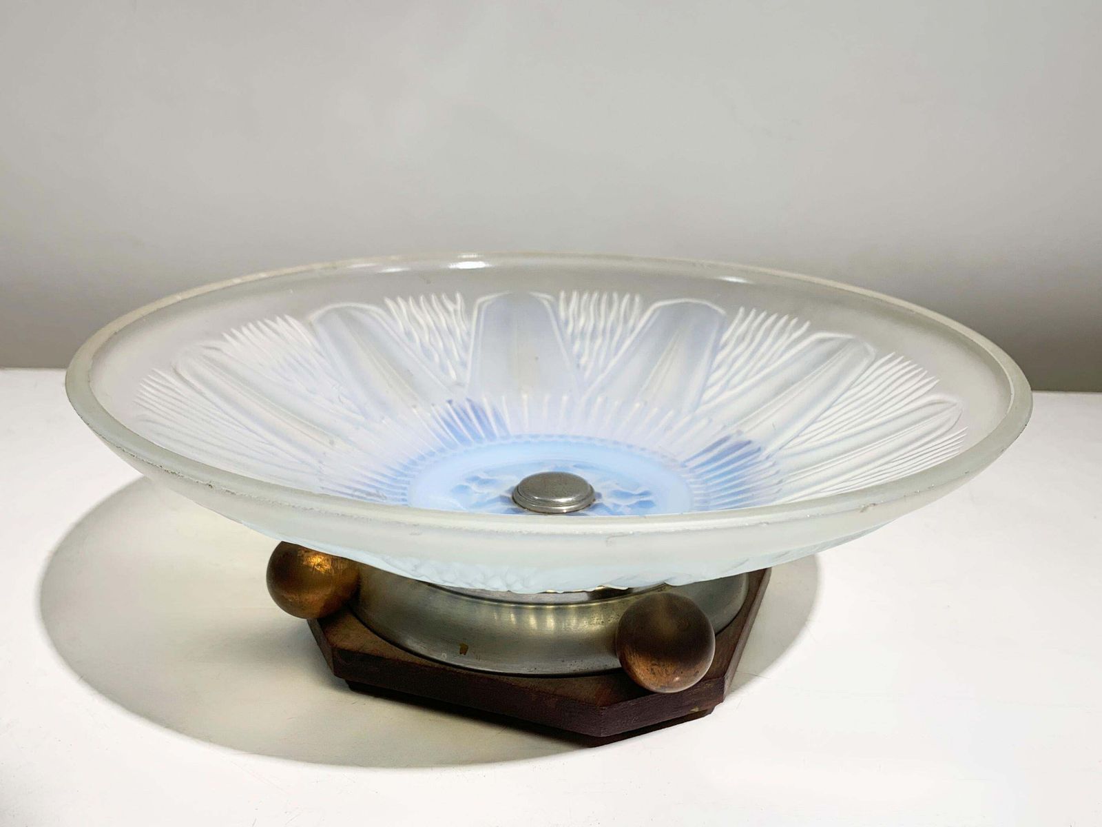 Art Deco Opalescent Glass Centerpiece Bowl With Sunflower Motif, Lalique Style photo vinterior