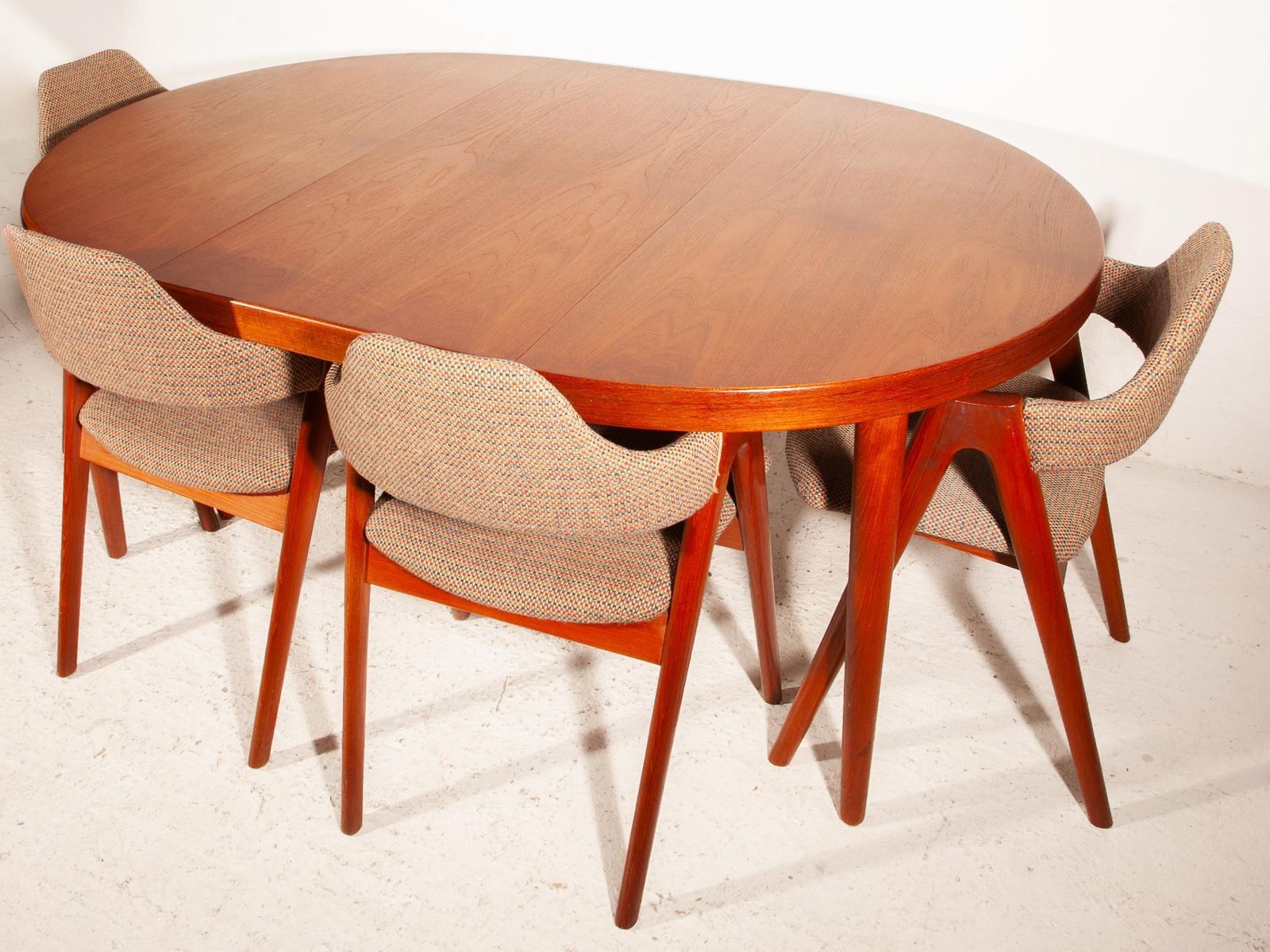 photo furniture Midcentury Scandinavian Design Teak Round Extendable Table By Kai Kristiansen