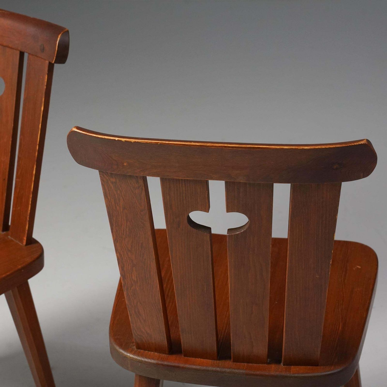 Pair Of Scandinavian Modern Pine Chairs, Göran Malmvall, Sweden, 1970s photo vinterior
