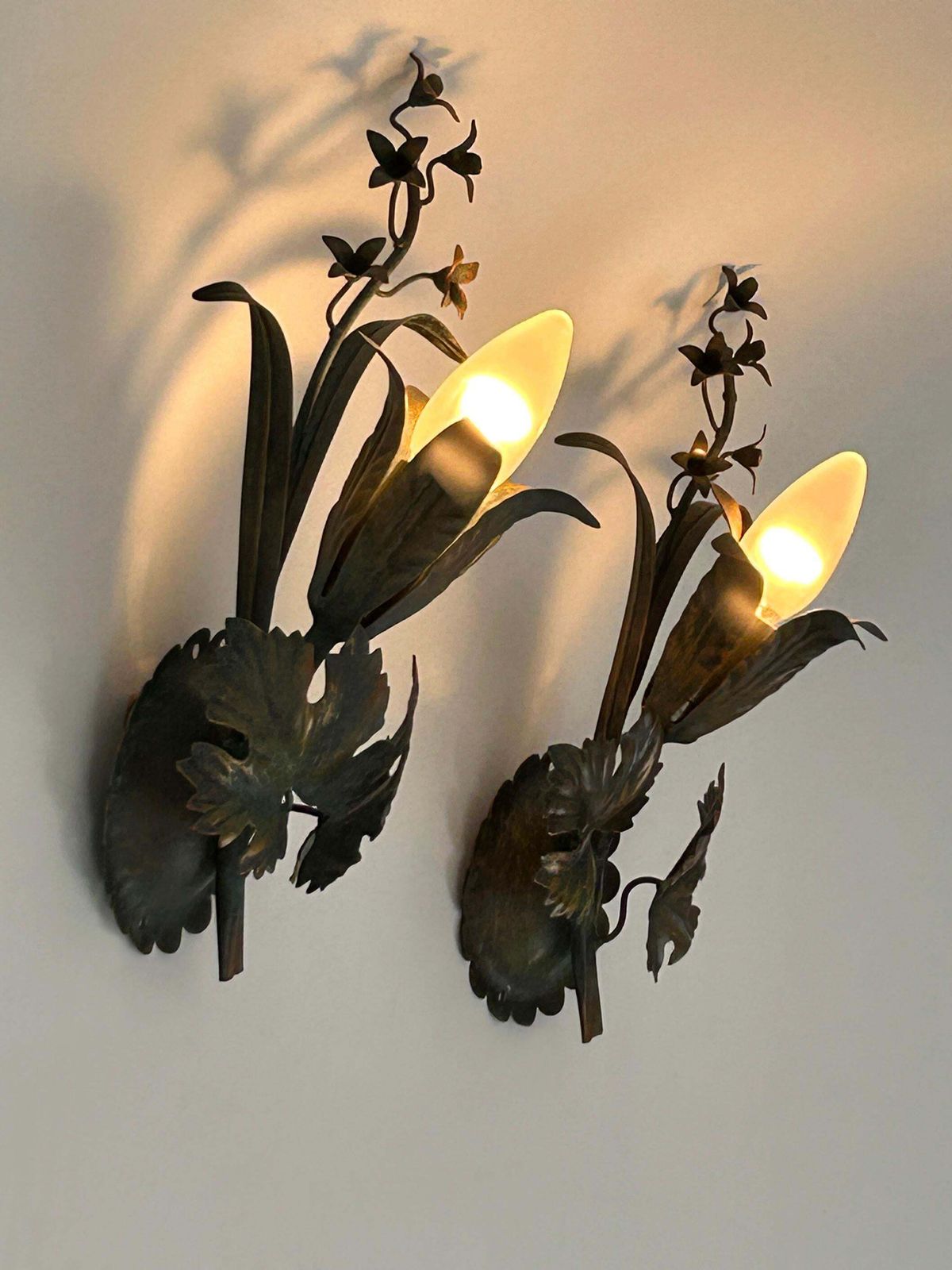 1592.0 Set Of Two Elegant Vine Leaves Sconces By Honsel Leuchten Germany 1970s photo