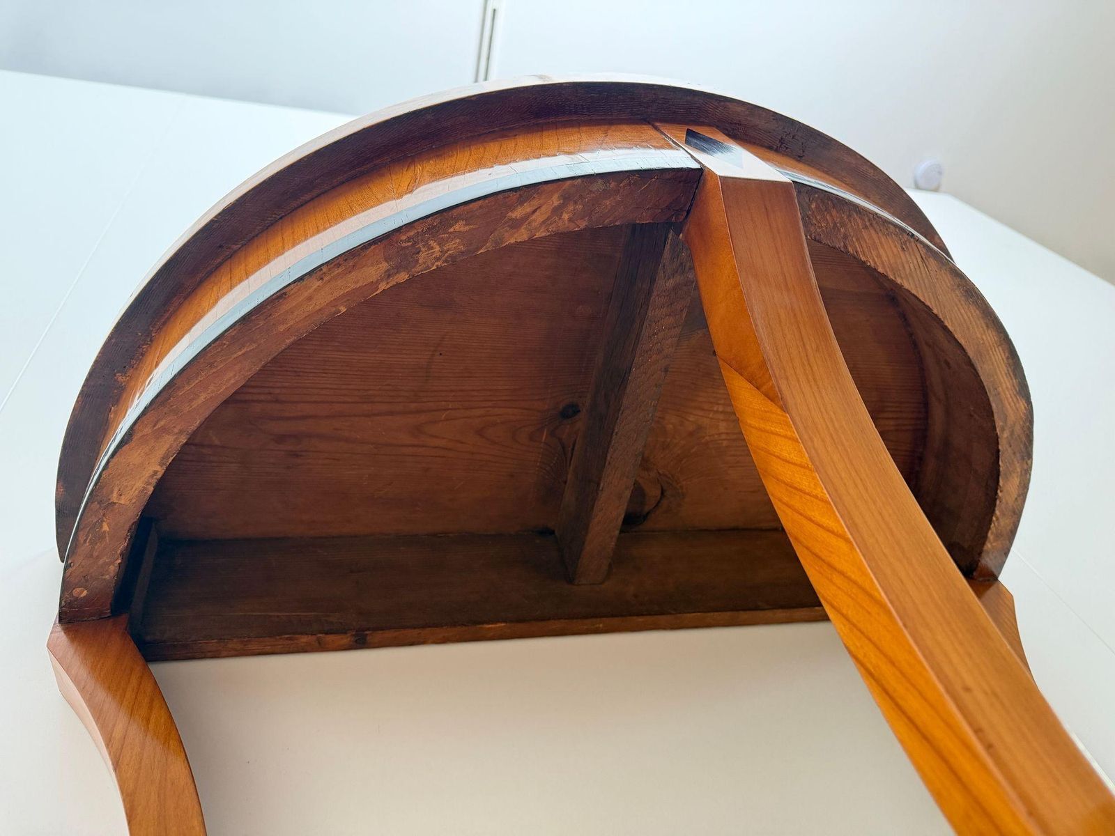 photo vinterior Biedermeier Demi Lune Console, Cherrywood, Birch Burl, Franconia Circa 1830