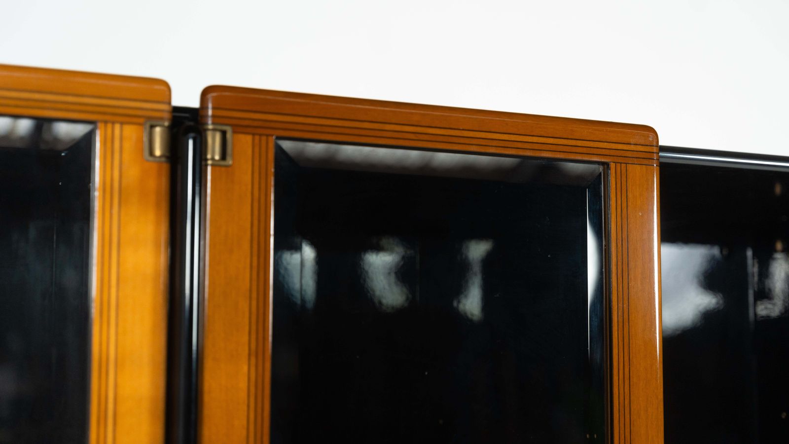 photo furniture Mid Century Modern Artona Bookcase/Vitrine By Afra And Tobia Scarpa, Maxalto