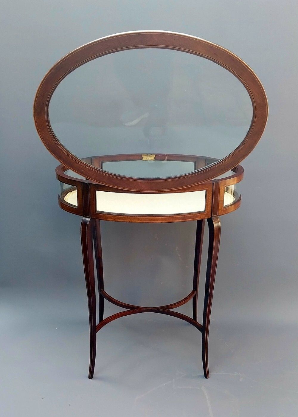 photo vintage Edwardian Mahogany Bijouterie Display Table Vitrine