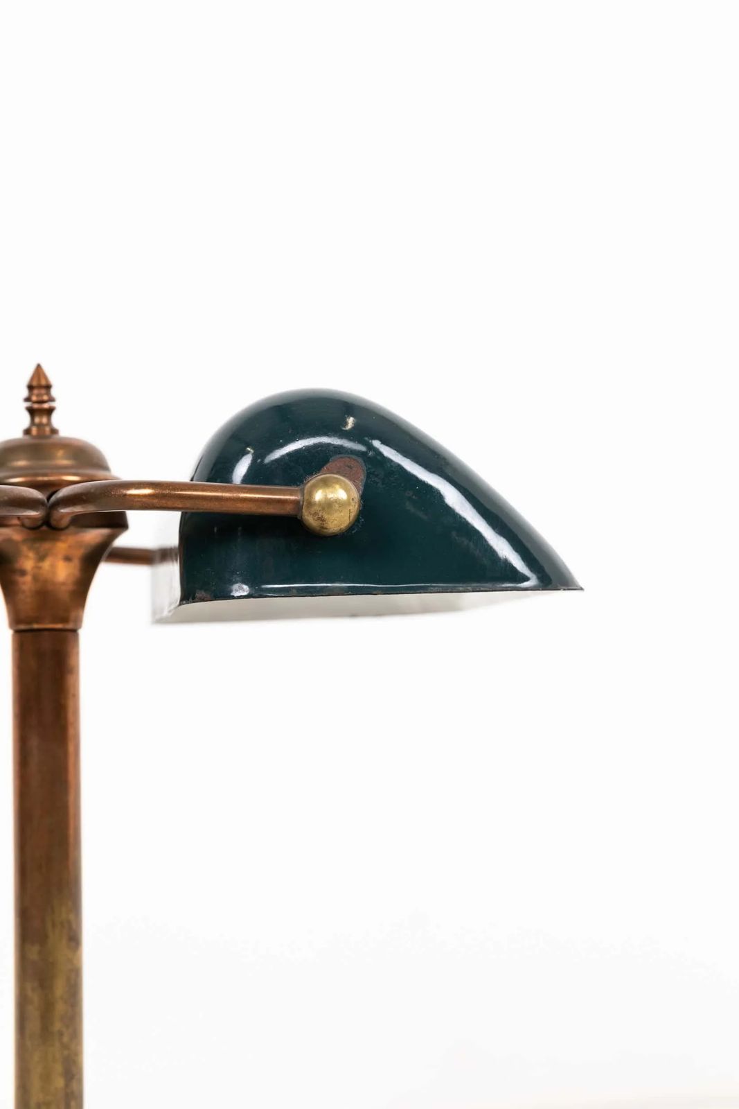 Early 20th Century Double Headed Copper Bankers Lamp photo vinterior