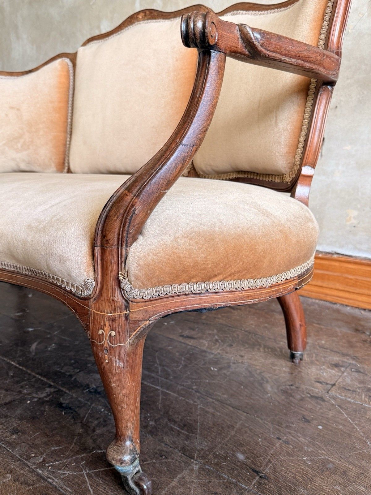 photo vinterior Antique Terricotta Velvet Inlaid Louis XV Continental Chaise Longue Sofa Daybed