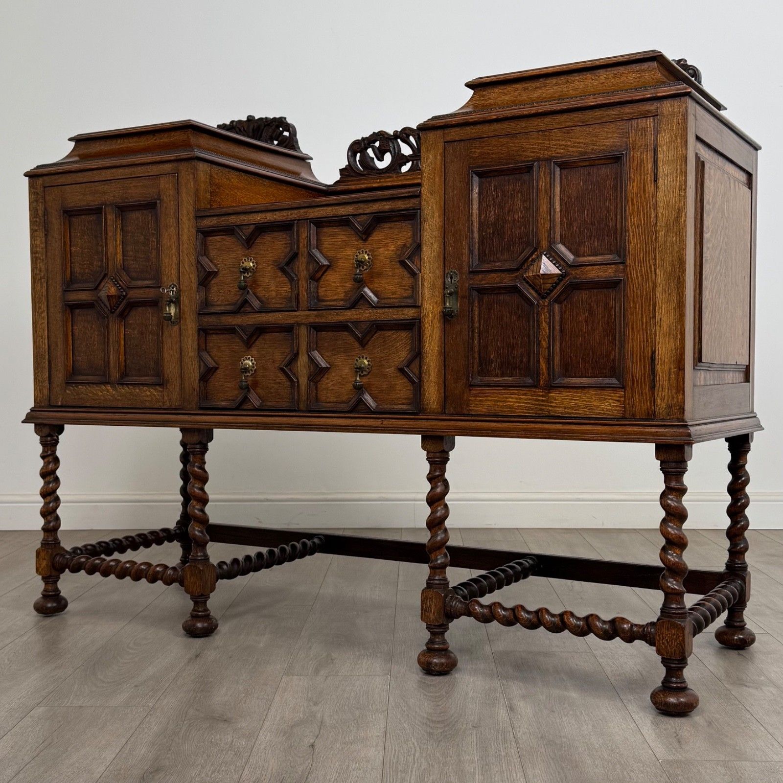 Antique 20th Century Jacobean Style Sideboard In Golden Oak ( Af 5321 ) photo for sale