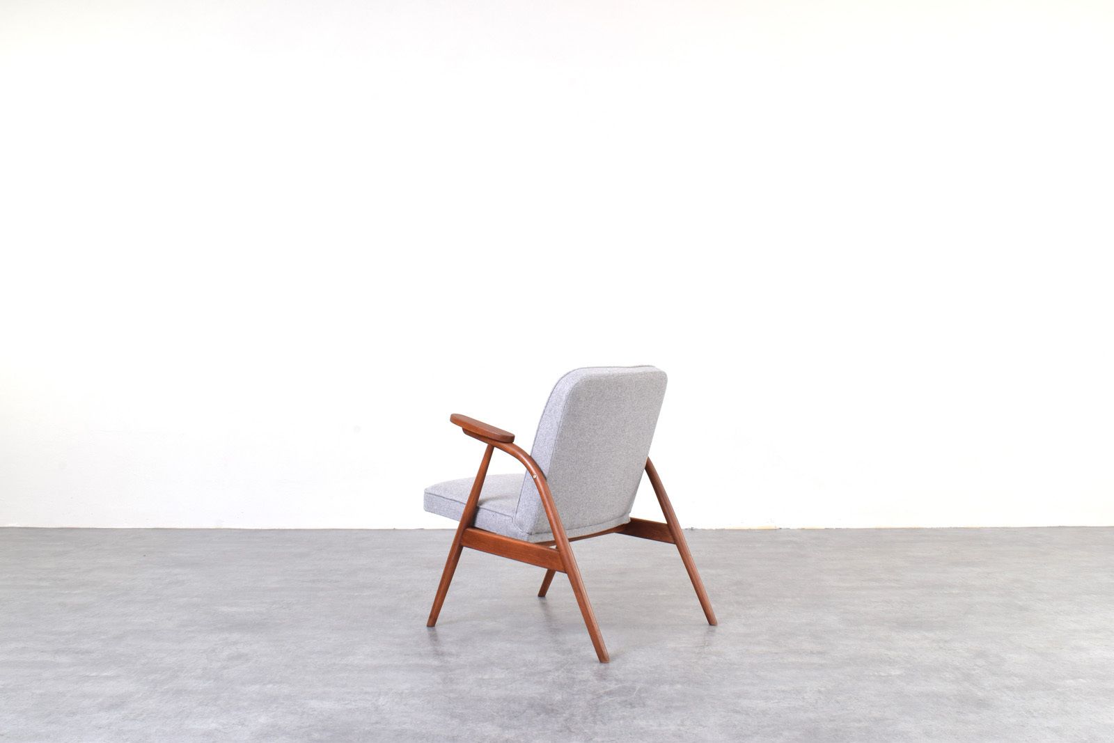 Mid Century Polish Lounge Chair, 1960s. photo vinterior
