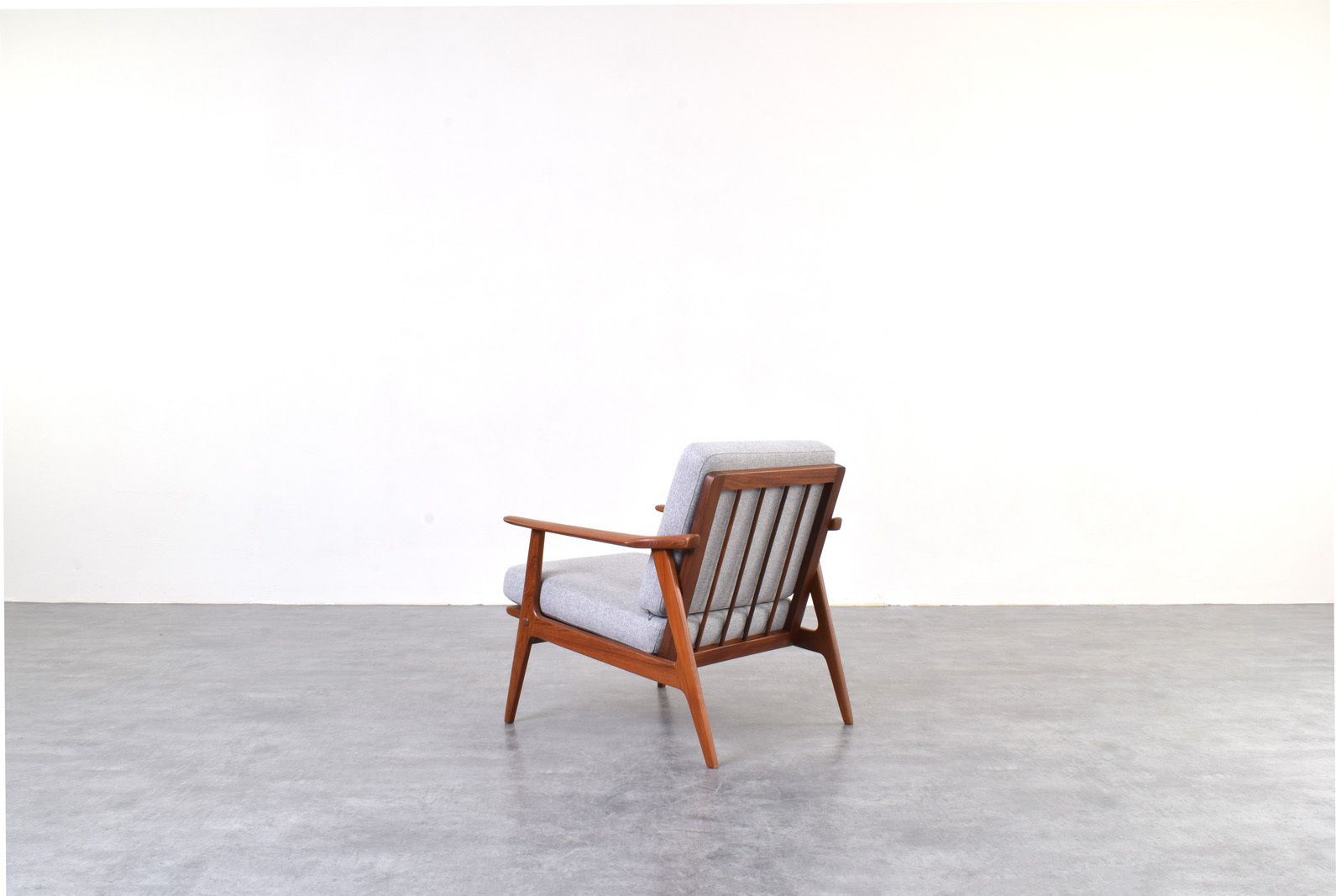 Mid Century Danish Teak Lounge Chair, 1960s. photo vinterior