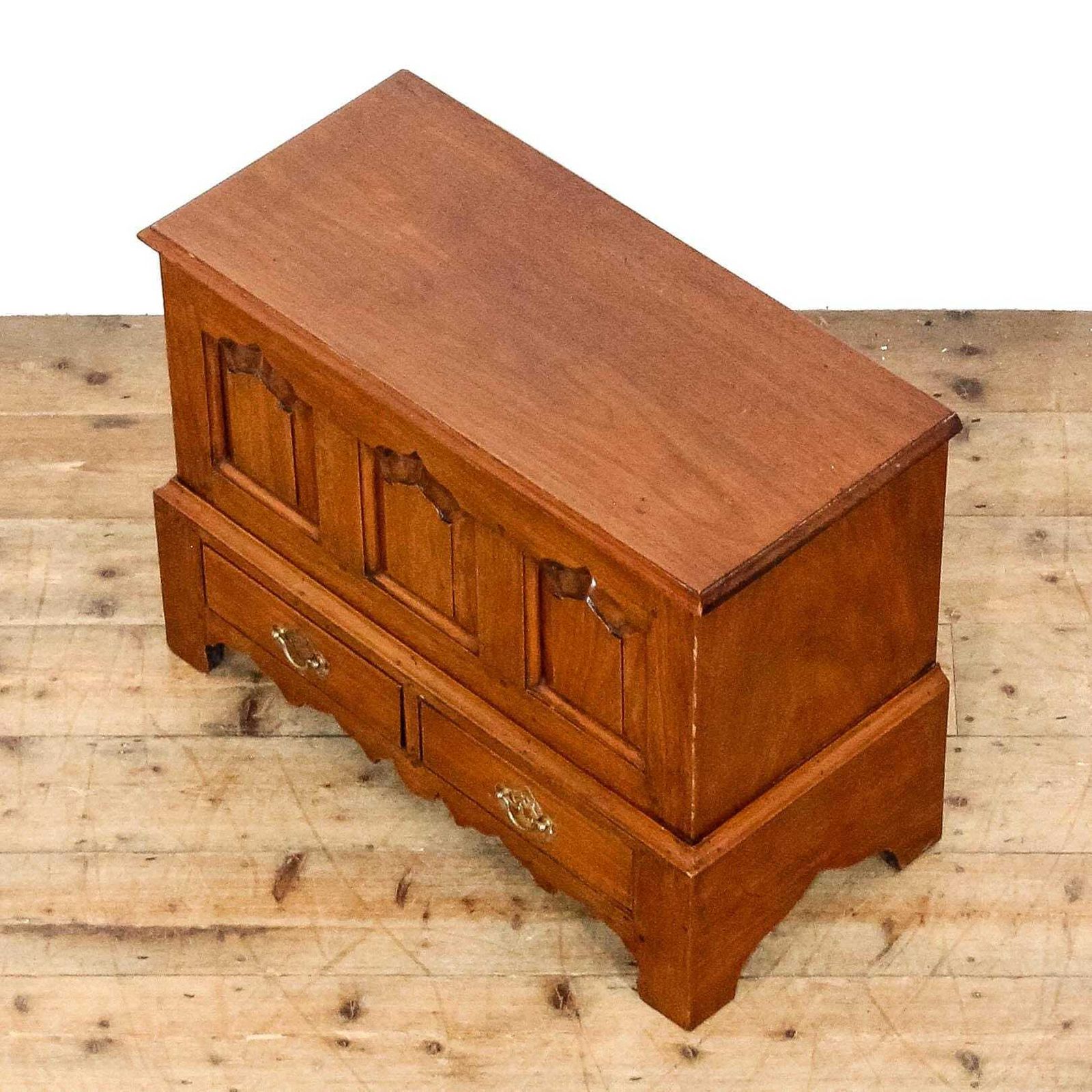 Traditional 18th Century Style Coffer Bach | Antique Furniture | Antique Storage | Antique Blanket Box | Welsh Antique (M 6751) photo 525.0