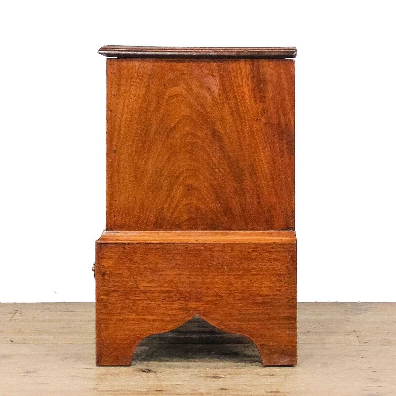Traditional 18th Century Style Coffer Bach | Antique Furniture | Antique Storage | Antique Blanket Box | Welsh Antique (M 6751) photo vinterior