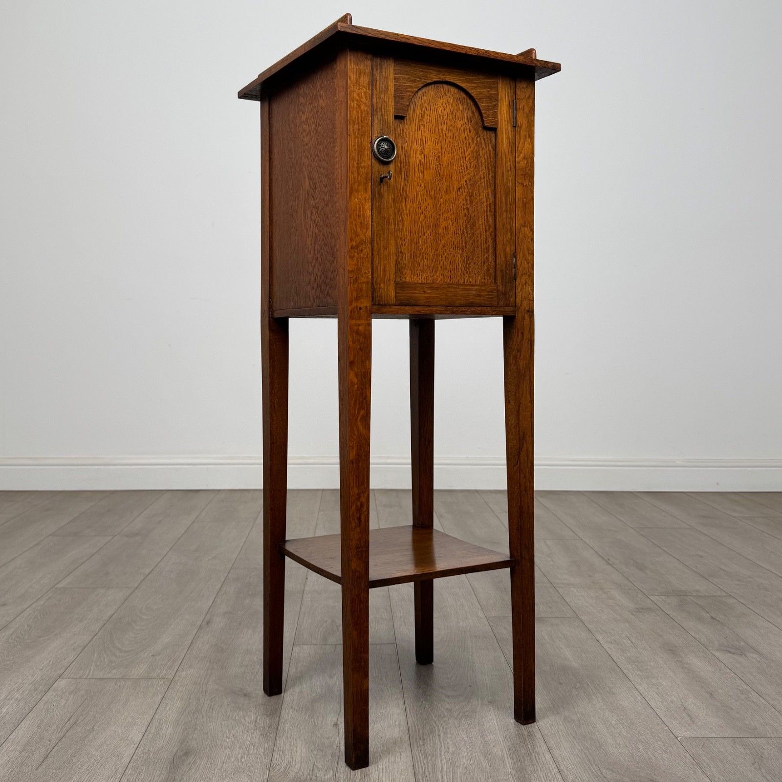 photo furniture Antique 20th Century Small Arts & Crafts Cabinet In Oak ( Af 5341 )
