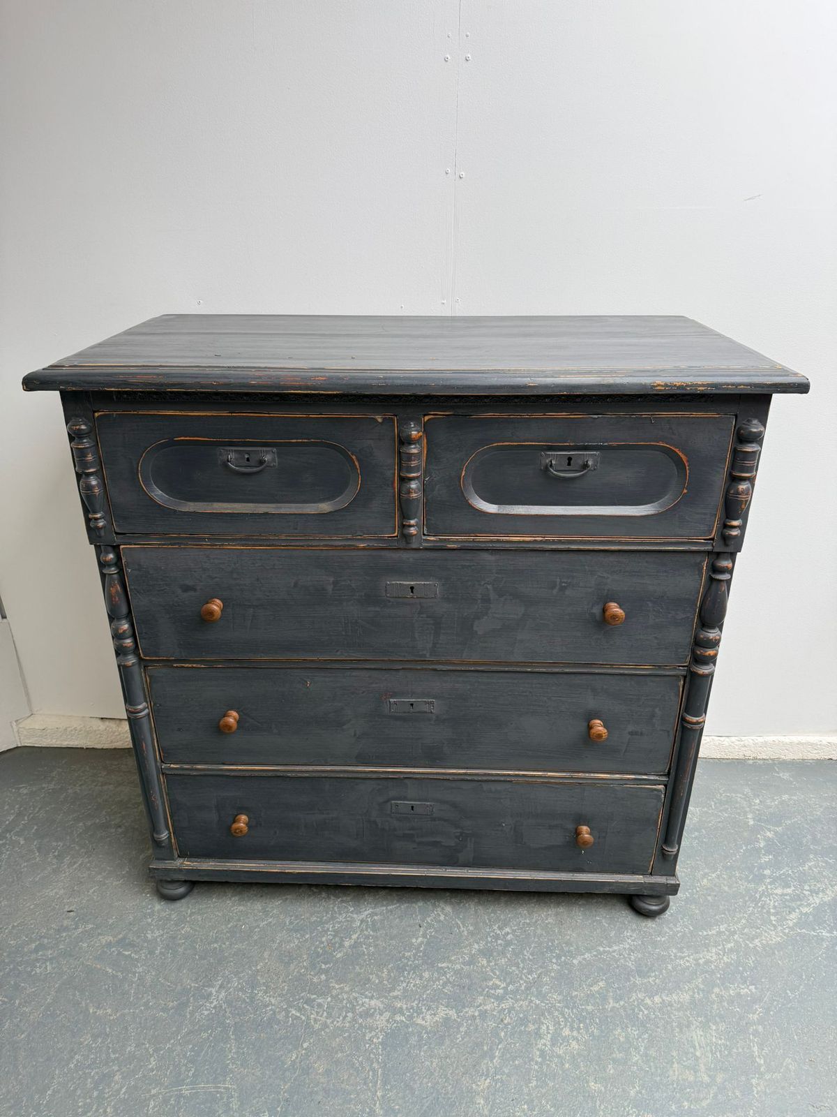 A Huge Pine Victorian Painted Light Grey 5 Drawer Chest Of Drawers photo for sale