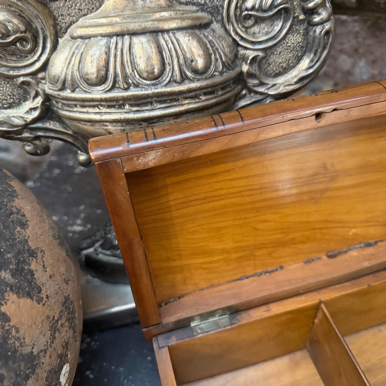 photo furniture 1920s Art Deco Inlaid Fruit Wood Cigar Box Form Sorrento Italy