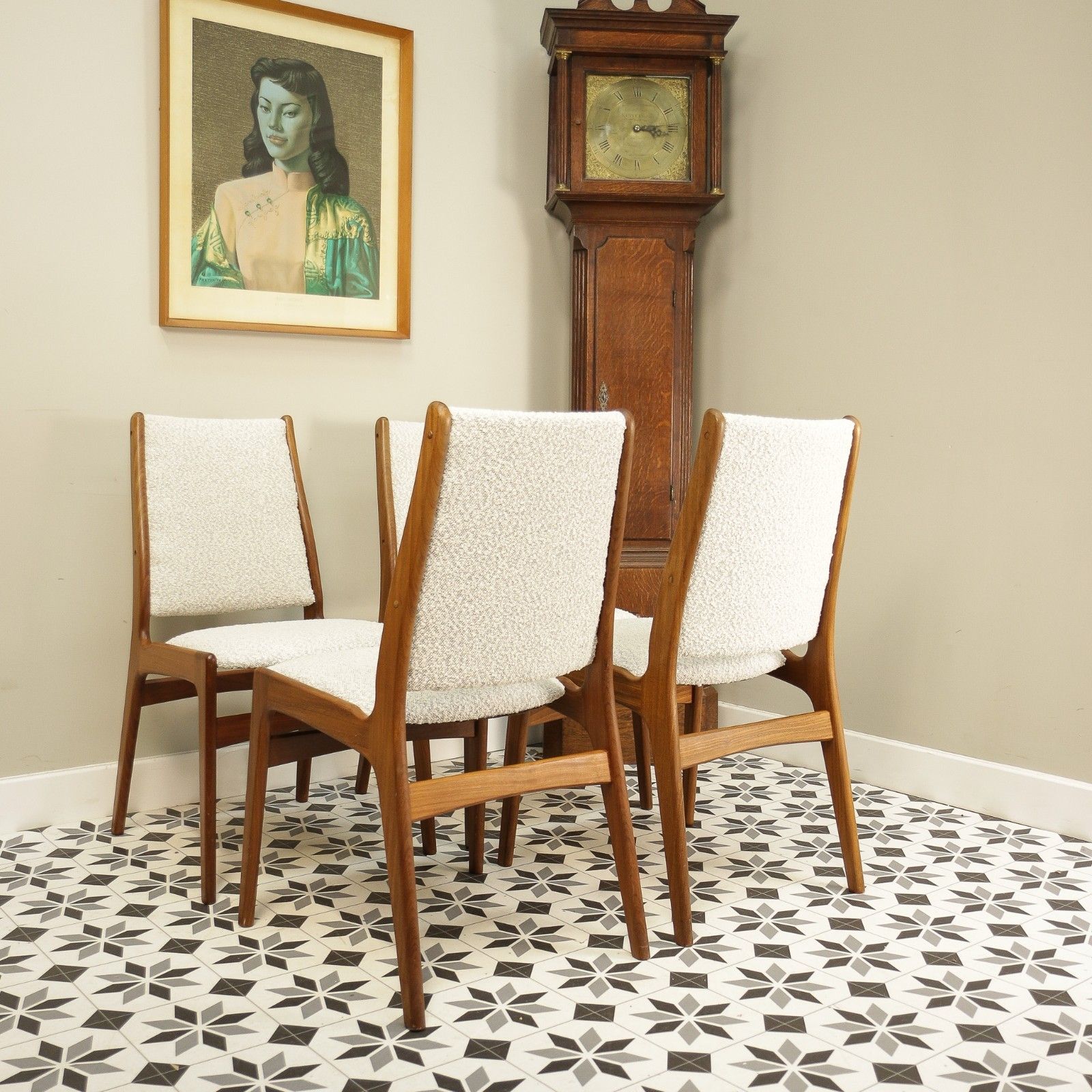 Teak Danish Style Dining Chairs In A Cotswold Cream Boucle Fabric Attr Erik Buch photo 545.0