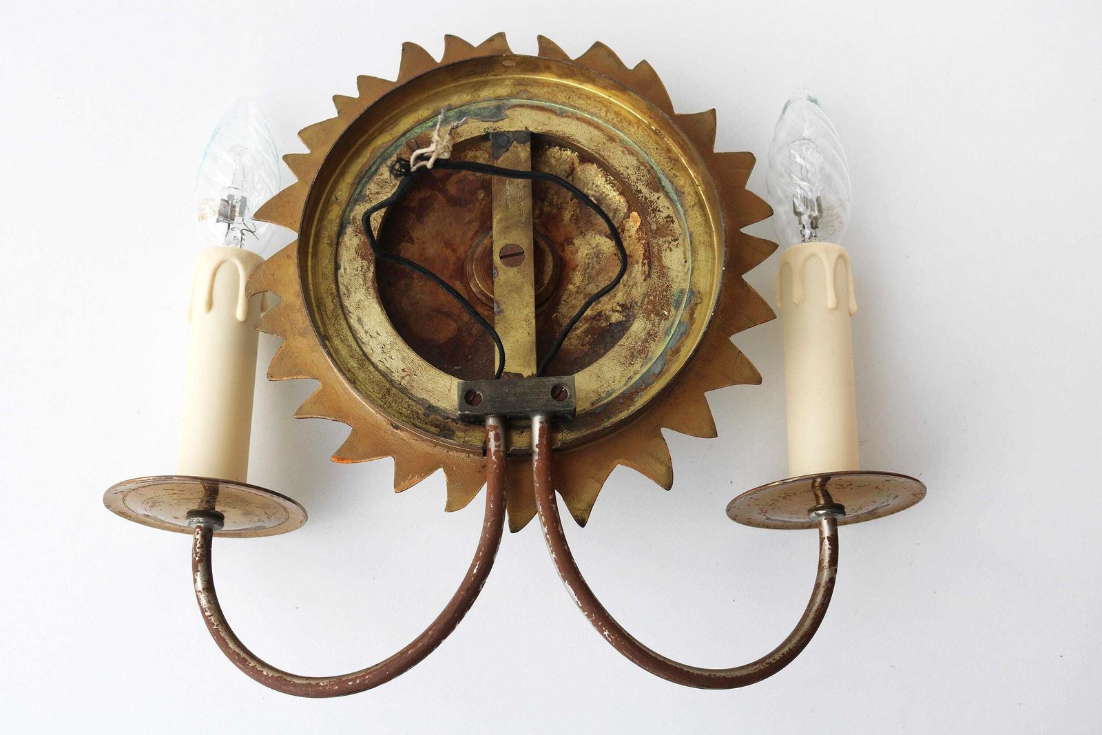 photo vinterior Maison Charles Sunflower Sconce, Gemerkt Charles & Fils France, Jaren 1960, Messing En Brons
