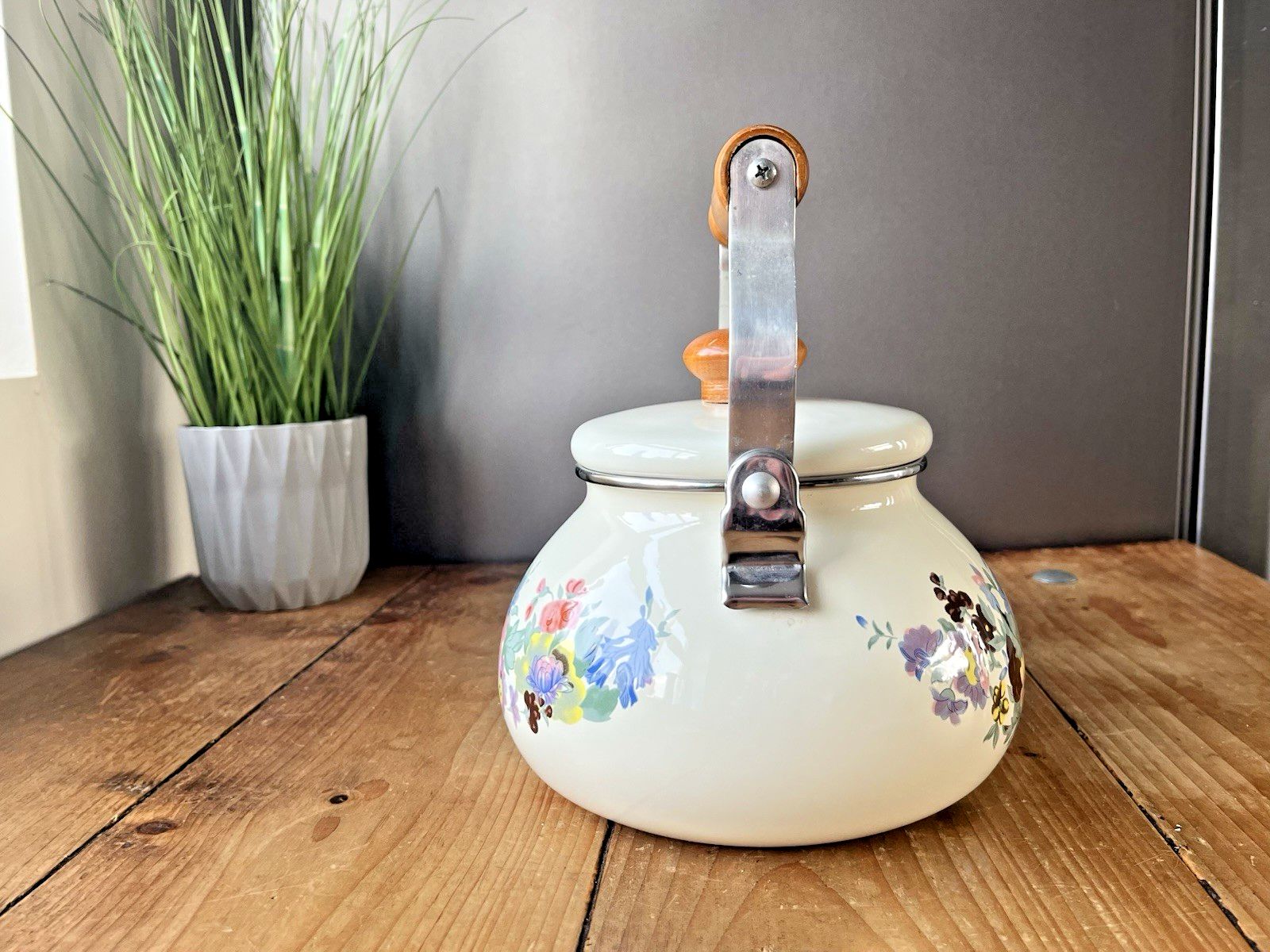 Vintage Country Cottage Kitchen Floral Peony Enamel Stove Top Kettle / Teapot photo vinterior