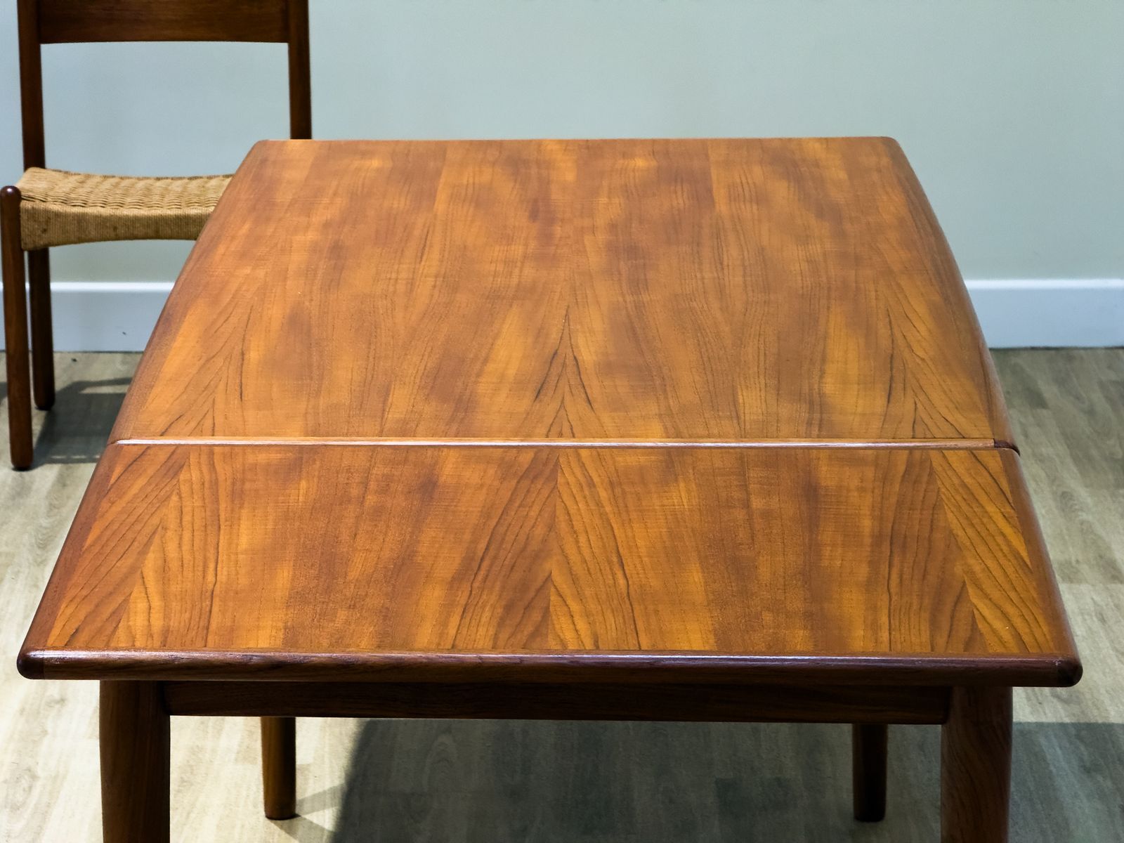 1380.0 Mid Century Danish Teak Extending Dining Table (Johannes Andersen) photo