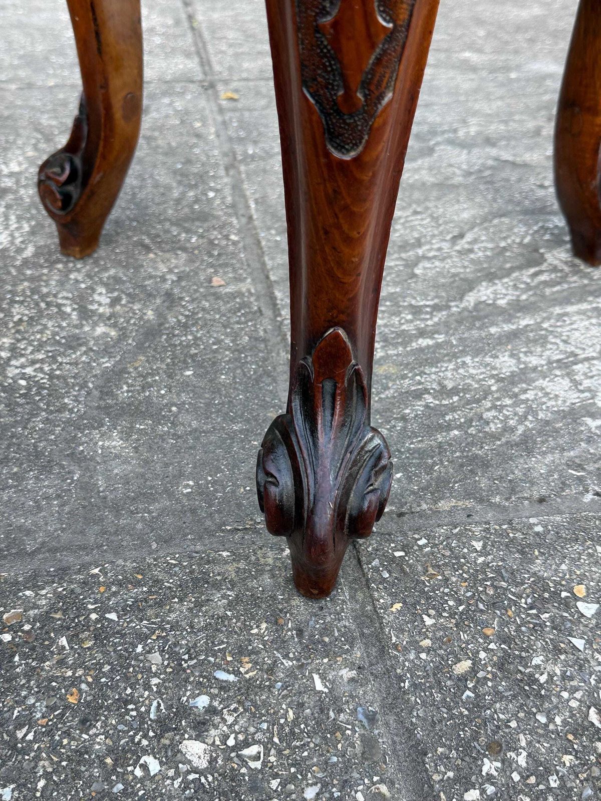 photo vintage Early 20th Century Adjustable Piano Stool – Victorian Revival Carved Walnut Seat, C.1920–30