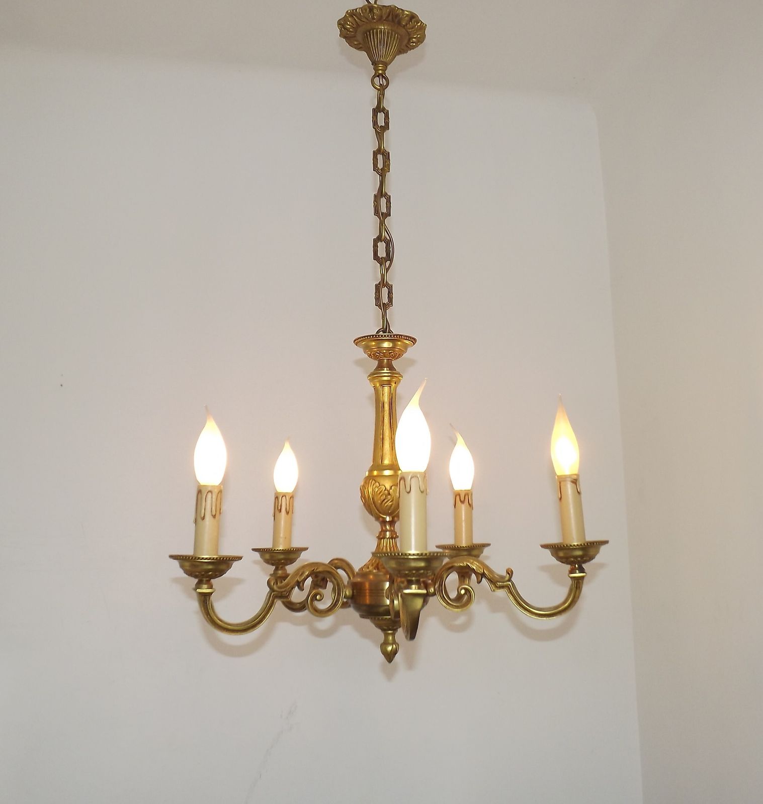 French Mid Century Quality Bronze 5 Light Traditional Style Chandelier photo for sale