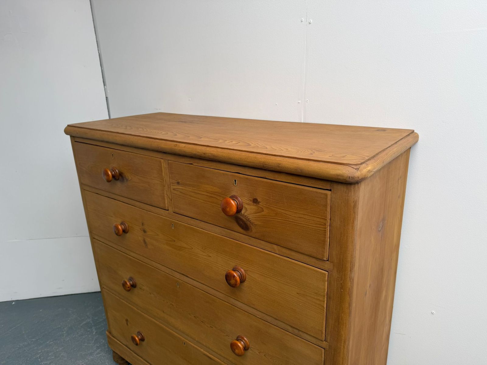 A Very Large Classic English Antique Pine 5 Drawer Waxed Chest Of Drawers photo furniture