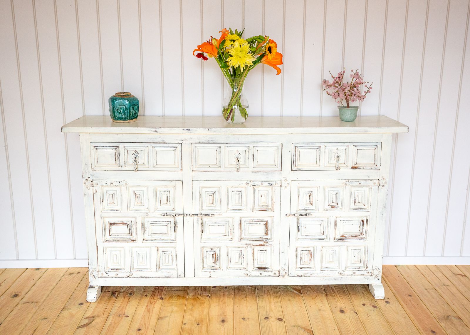 Spanish Sideboard Oak Iron Painted Baroque Tuscan Credenza Early 20th Century Brutalist Catalan Geometric Media Uni.T Credenza Buffet