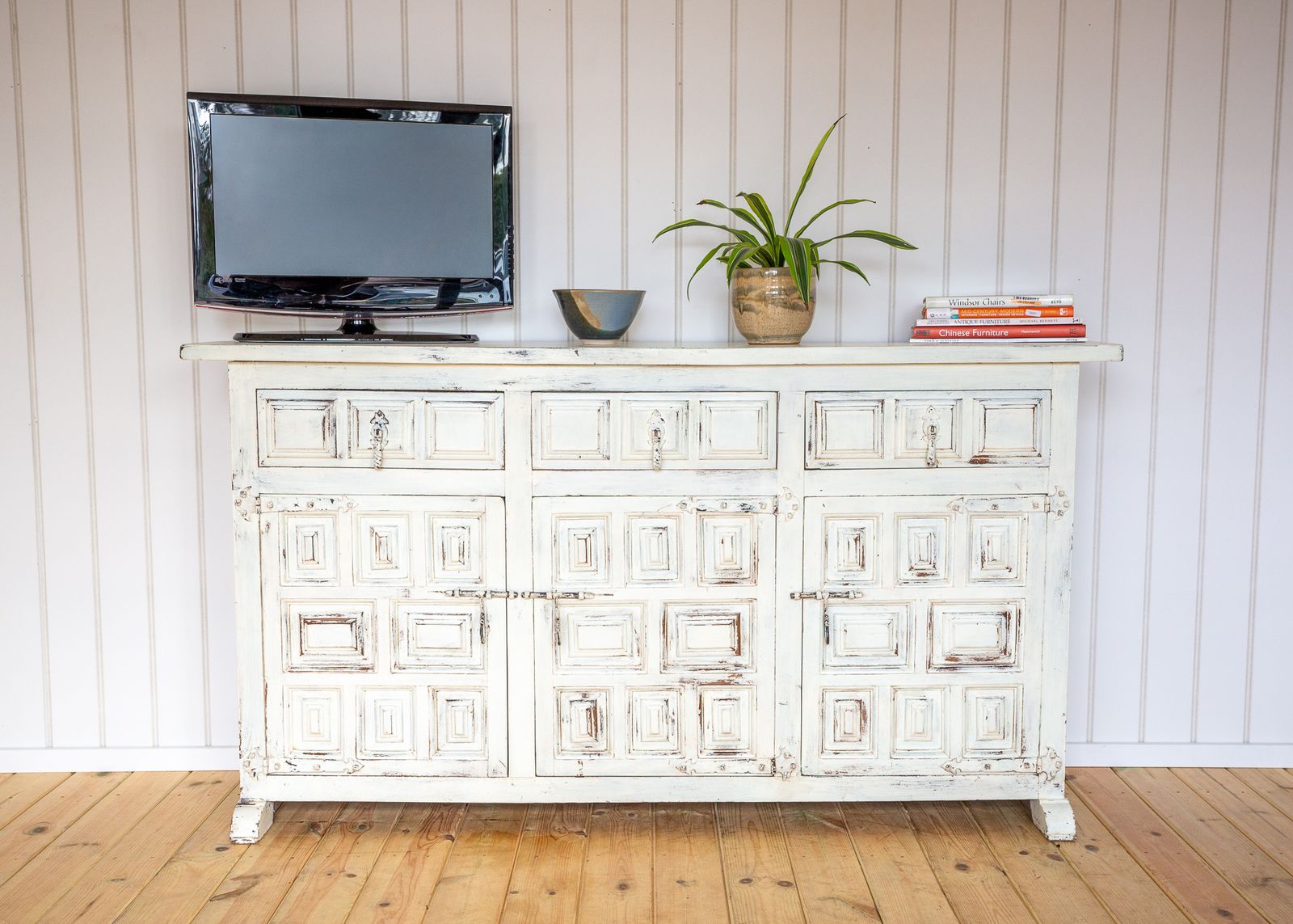 photo for sale Spanish Sideboard Oak Iron Painted Baroque Tuscan Credenza Early 20th Century Brutalist Catalan Geometric Media Uni.T Credenza Buffet