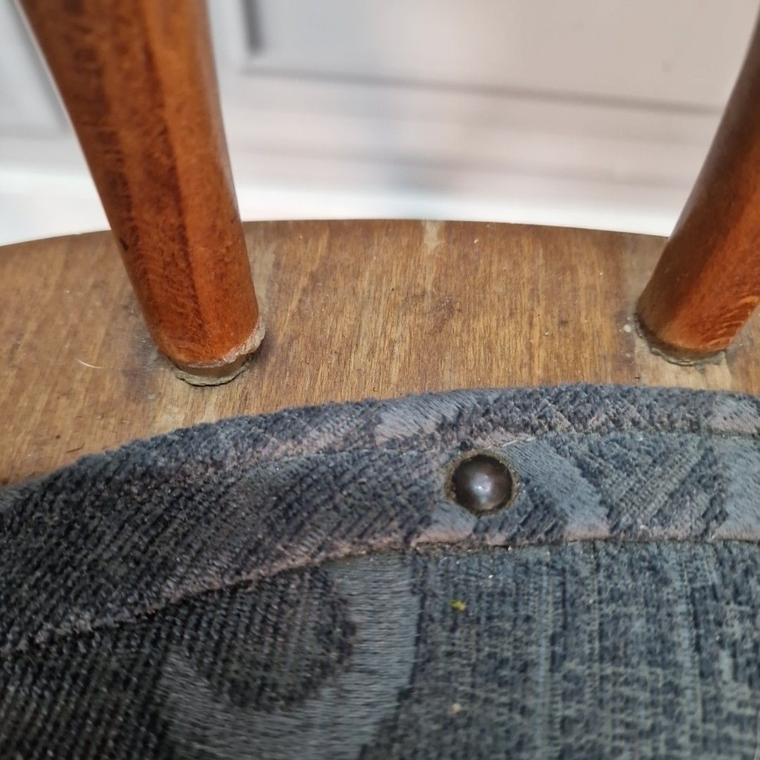 Vintage Farmhouse Dining Chair – Spindle Back Upholstered Pub Seat Solid Wood photo 70.0