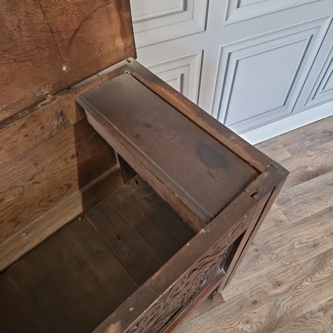 photo vinterior Antique Wooden Coffer Mule Chest Carved Panel Blanket Box Trunk Jacobean Style