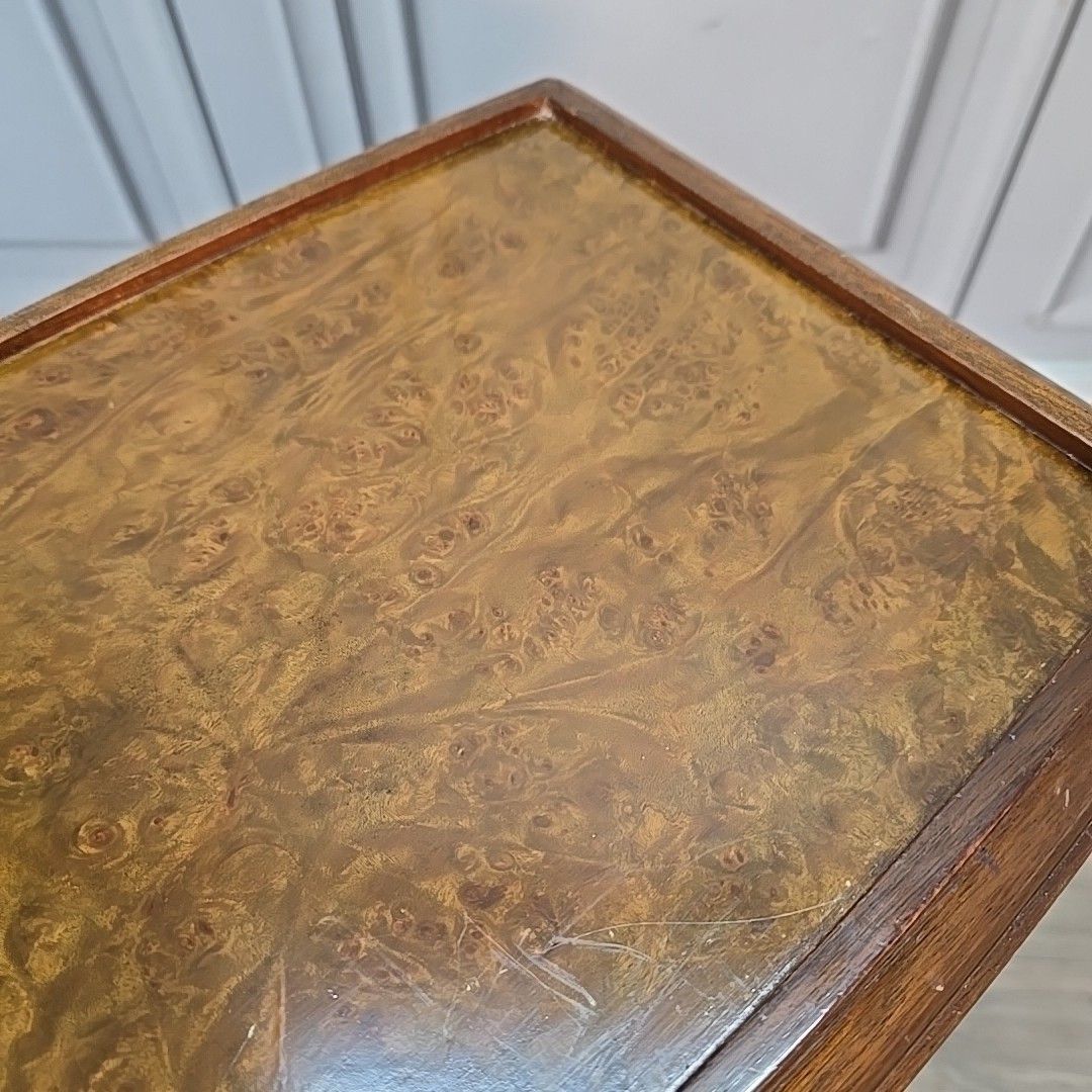photo vinterior Antique Style Side Table  Queen Anne Glass Top – Carved Shells – Jack Finch Ltd