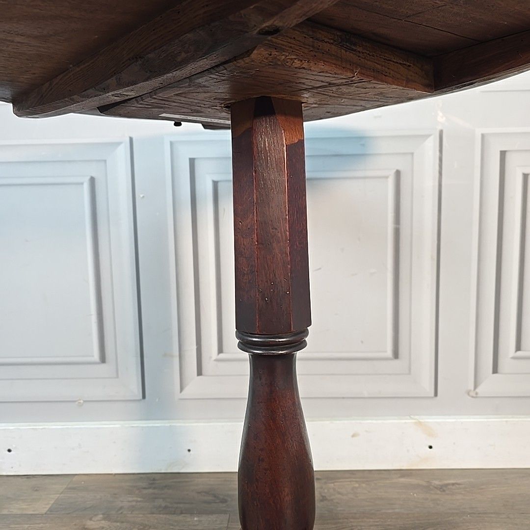 Antique Tilt Top Table – Side Inlaid Marquetry Top – Pedestal Base Window Lamp photo vinterior