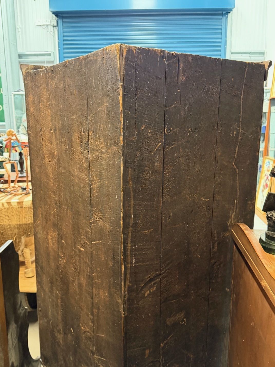 Antique Oak 2 Door Corner Unit With Carved Panels Resting On Cabriole Feet photo 200.0