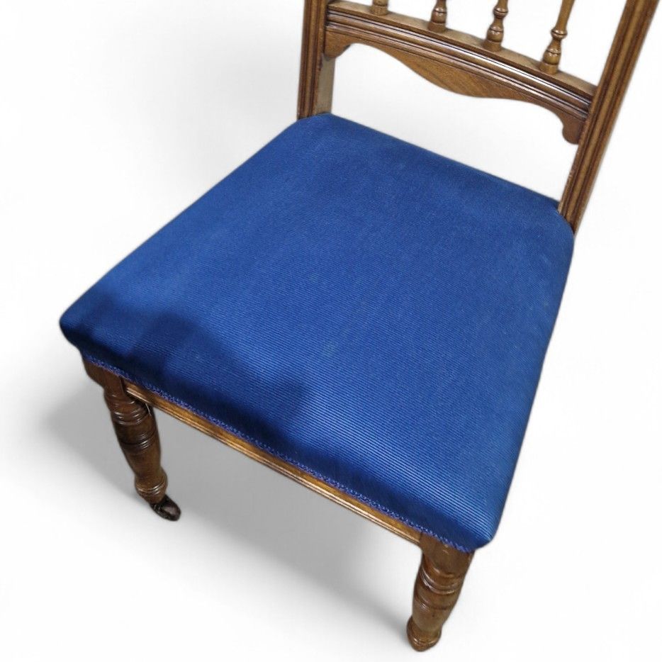 photo furniture Antique Walnut Chairs Set Of 6 Carved Wood Kitchen / Spindle Back Dining Chairs