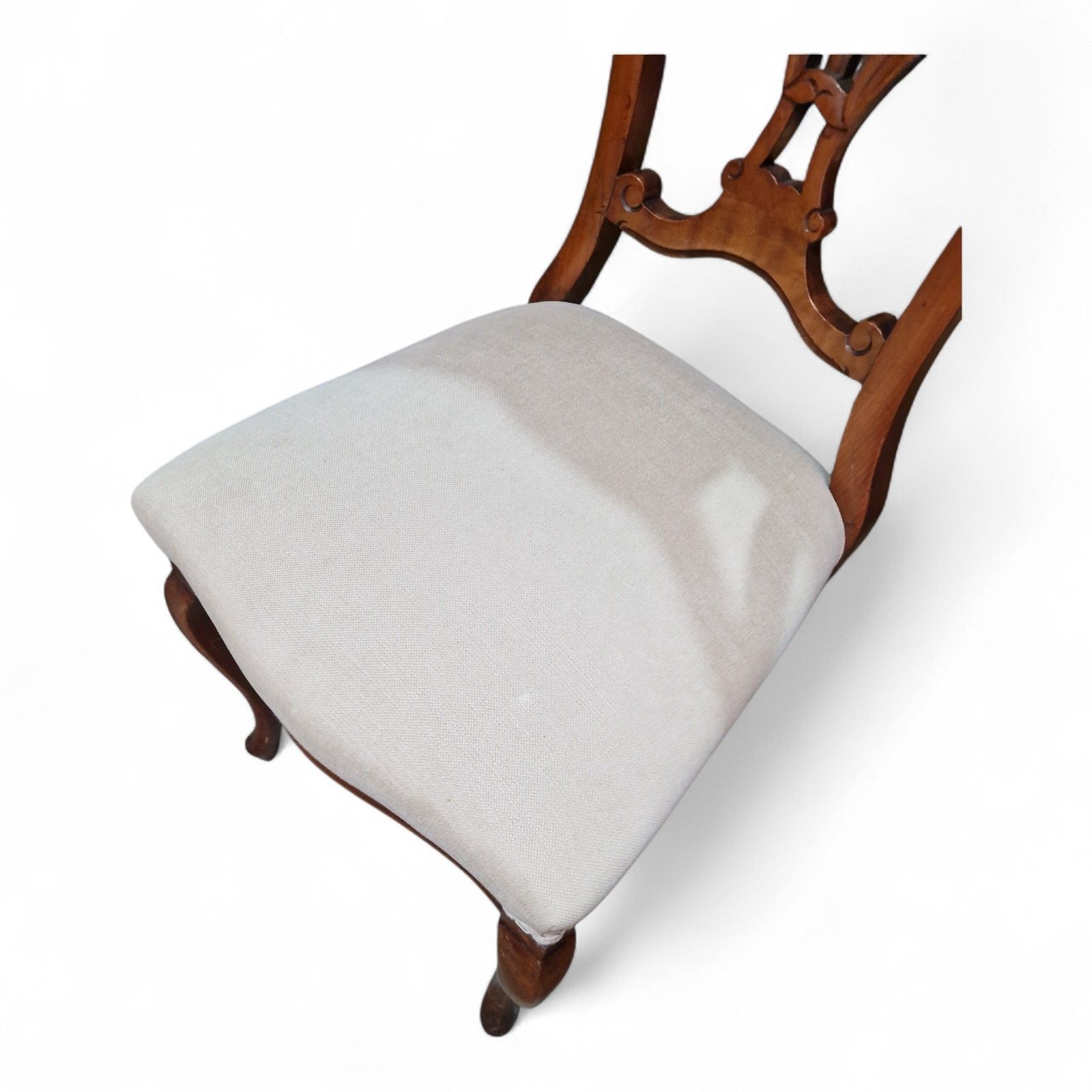 photo furniture Set Of 4 Victorian Dining Chairs Serpentine Seats Carved Walnut Antique Seating