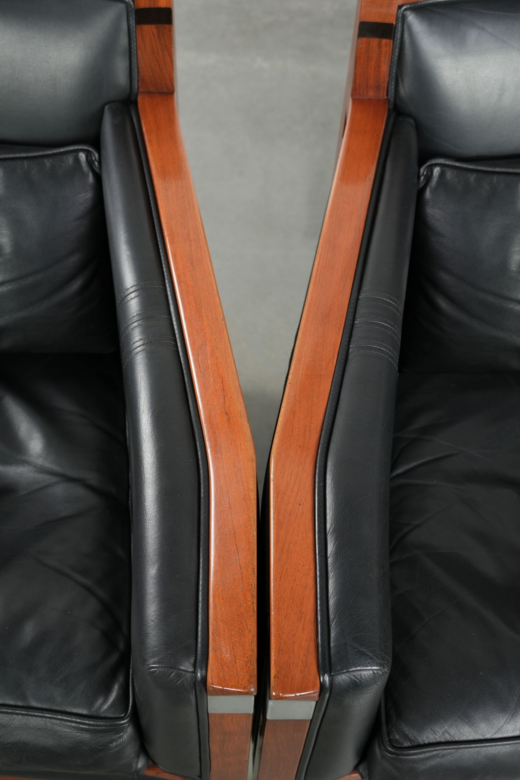Set Van 2 Art Deco Fauteuils Uit De Decoforma Serie Van Schuitema, Zwart Leer, Goede Staat photo vintage