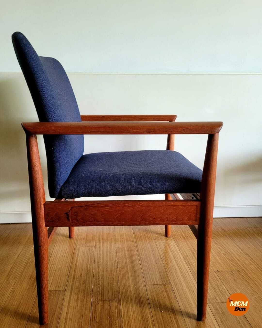 Genuine Finn Juhl 'Diplomat' Chair, Model 209 photo furniture