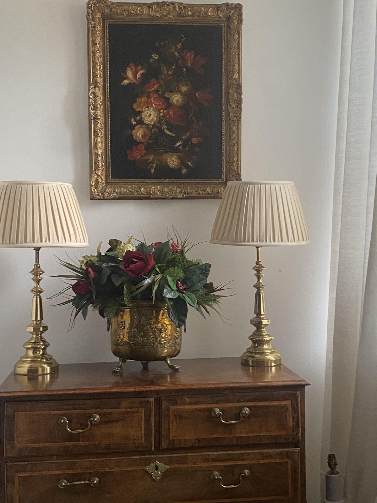 Large Floral Oil Painting On Canvas In Lovely Condition. photo Art