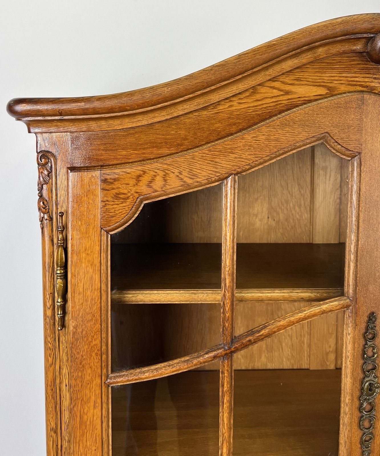 Bookcase Vintage French Louis XIV Style Oak Display Cabinet Sideboard Lot 4934 photo Furniture