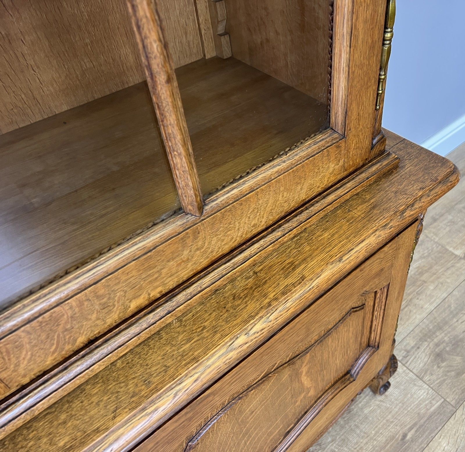 photo vinterior Bookcase Vintage French Louis XIV Style Oak Display Cabinet Sideboard Lot 4934