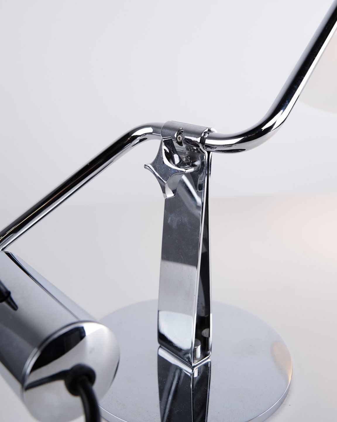 Poul Henningsen Ph 2/1 Piano/Tilt Lamp, Table Lamp In White Opal Glass For Louis Poulsen photo 1460.0
