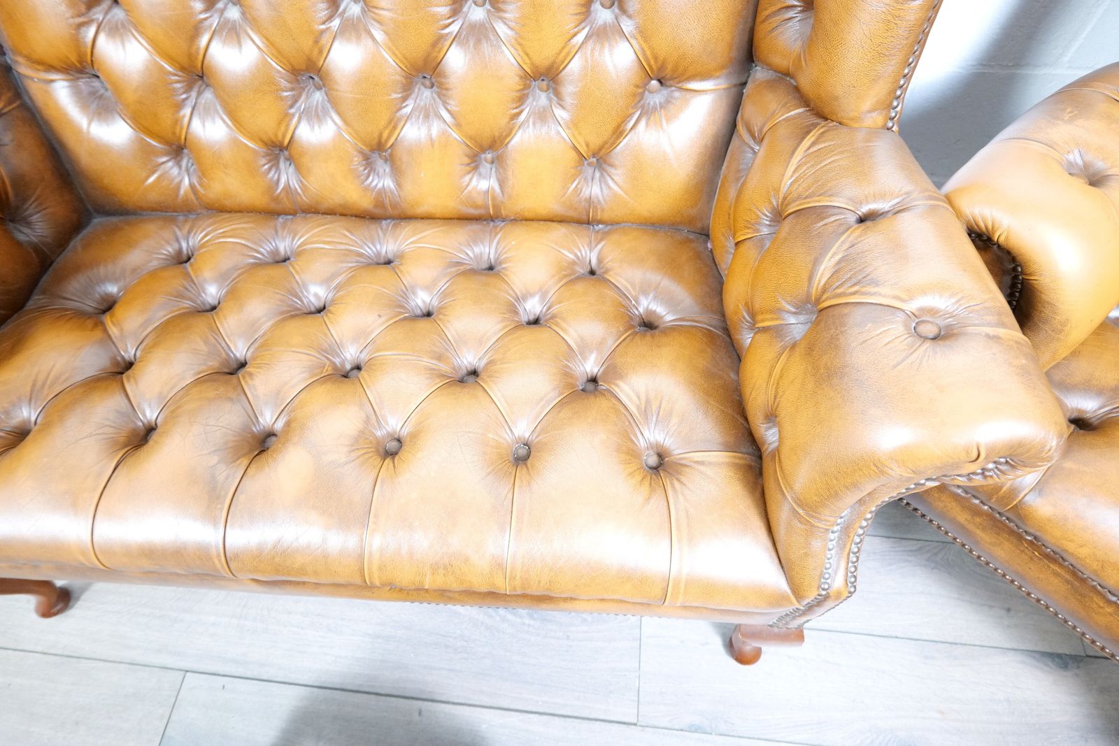 photo vinterior Chesterfield Queen Anne 4 Piece Leather Suite Cigar Brown