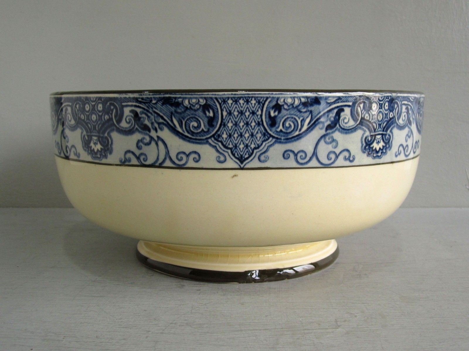 Large Royal Doulton Falconry Series Bowl photo vinterior