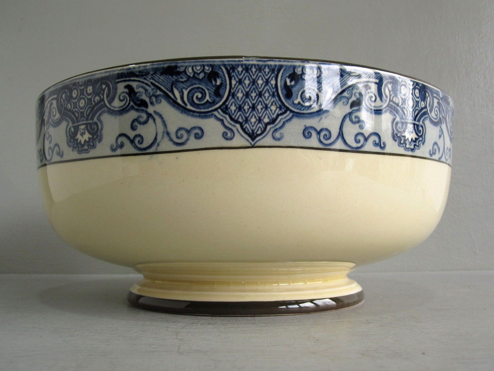 photo furniture Large Royal Doulton Falconry Series Bowl