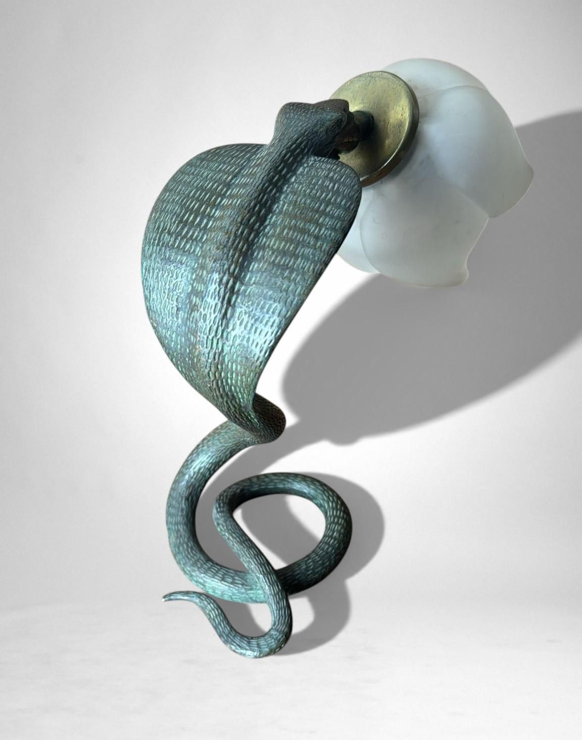 Italian Art Deco Table Lamp In Metal And Frosted Glass photo for sale