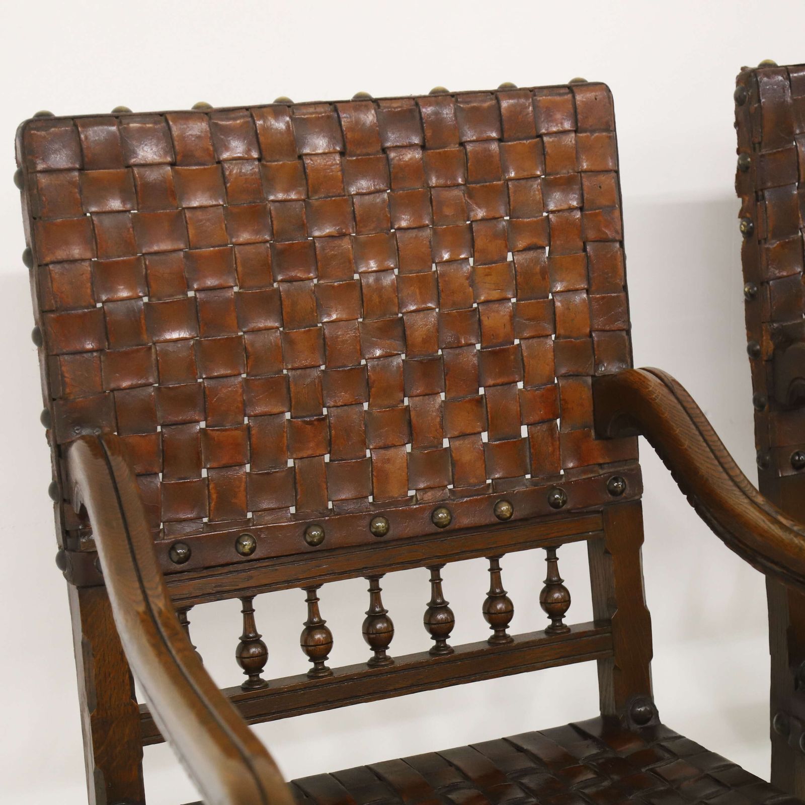 photo vintage Very Decorative Pair Of 19th Century Carolean Style Oak And Woven Leather Armchairs