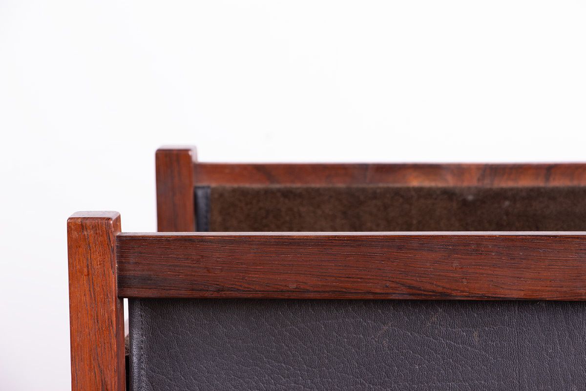 Danish Magazine Rack In Rosewood And Leather, 1960. photo vinterior