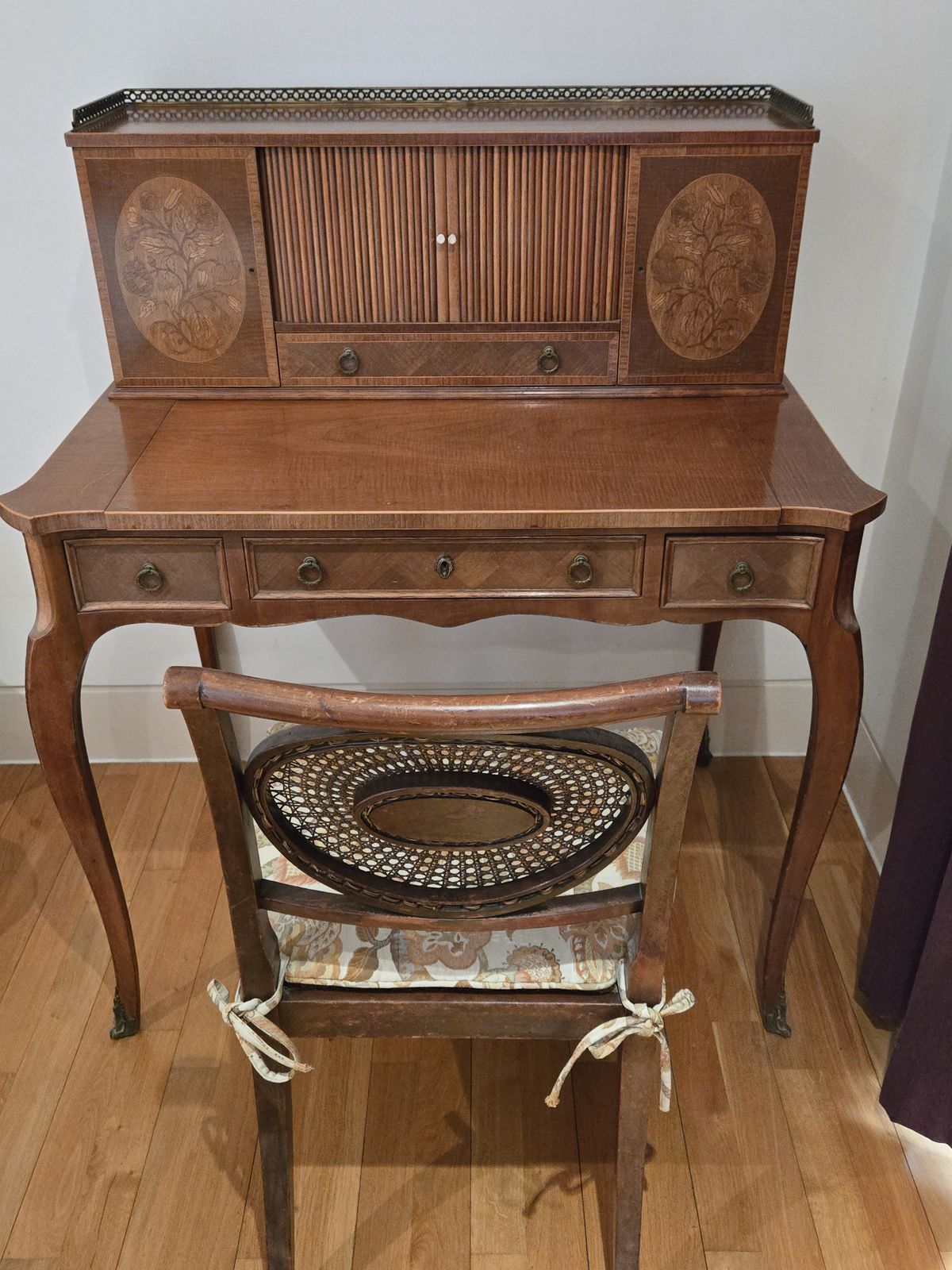 Ladies Fruit Wood Writing Desk And Chair photo Furniture
