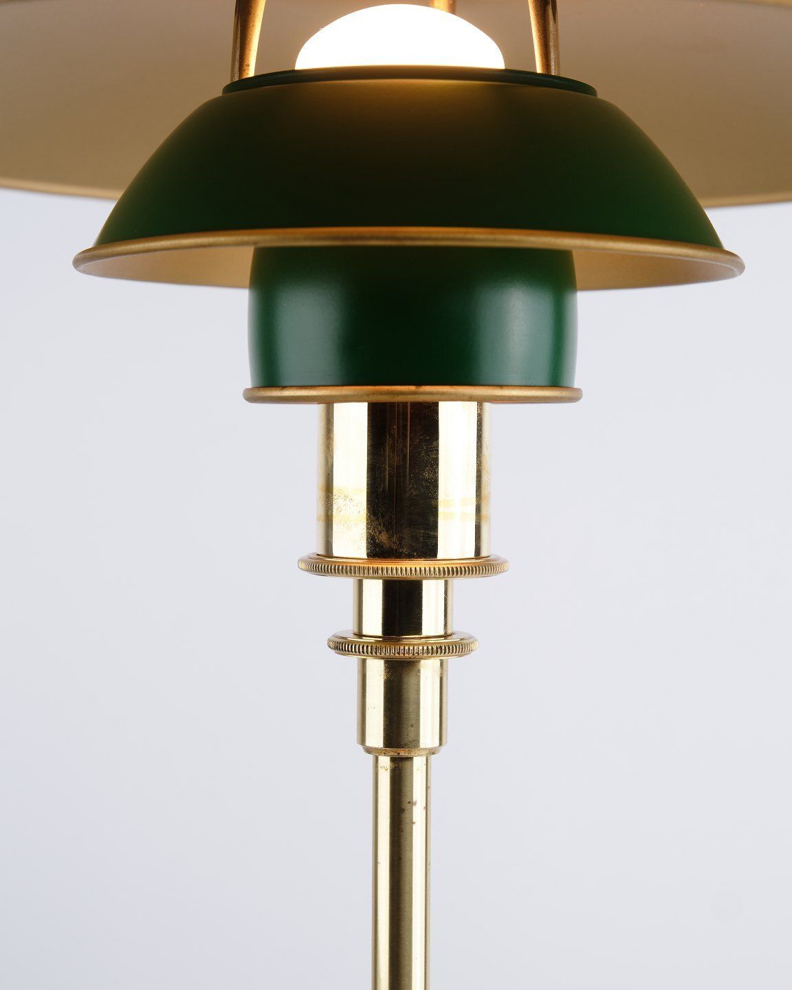 Poul Henningsen Table Lamp Model Ph 3/2 Anniversary Edition In Brass With Green Metal Shades For Louis Poulsen photo for sale